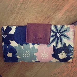 Fossil wallet